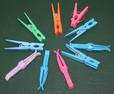 pegs.JPG