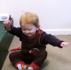 infant-scooting-buttocks