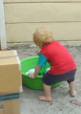 Lift-move-heavy-bottle-1.jpg