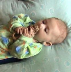 W 15w hold rattle.jpg